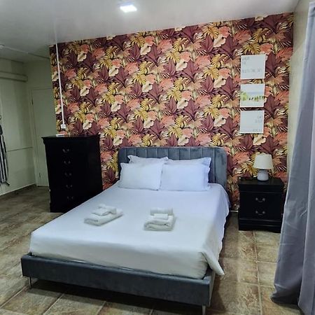Cozy Studio Apartment Minutes From The Beach Виллемстад Экстерьер фото