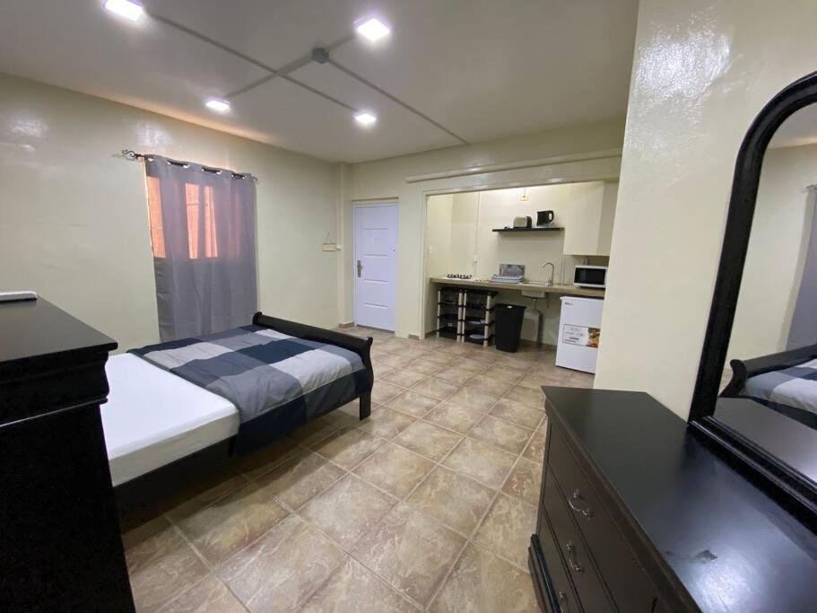 Cozy Studio Apartment Minutes From The Beach Виллемстад Экстерьер фото