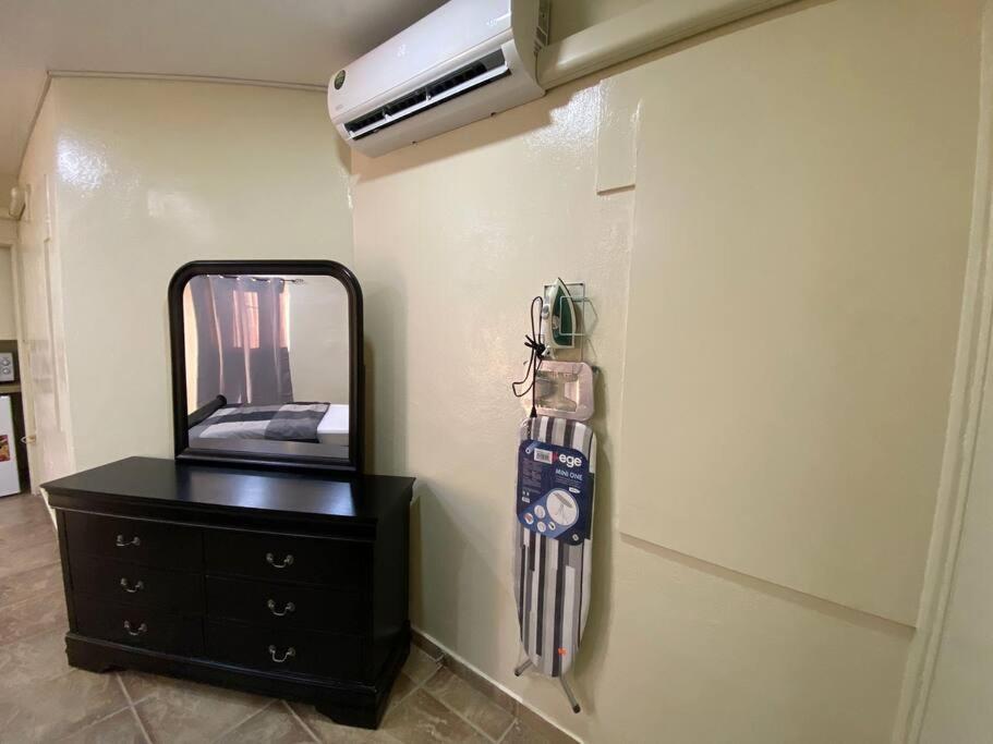 Cozy Studio Apartment Minutes From The Beach Виллемстад Экстерьер фото
